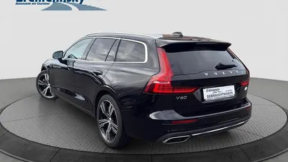 Gebraucht Volvo V60 Inscription 341 PS (250 kW) 2021 Kombi