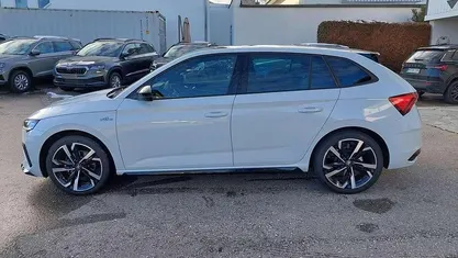 Weiß Neu 2025 Skoda Scala Monte Carlo Kleinwagen | 27.990 € (Fairer Preis)
