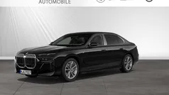 Saphirschwarz metallic Gebraucht 2024 BMW 740 M Sport Limousine | 91.900 € (Superpreis)