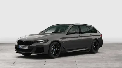 Gebraucht BMW 530e M Sport 292 PS (214 kW) 2022 Silber Kombi
