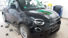 Schwarz Gebraucht 2023 Fiat 500e Kleinwagen | 21.899 € (Fairer Preis)