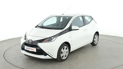 Weiß Gebraucht 2015 Toyota Aygo X-play Kleinwagen | 7.640 € (Fairer Preis)