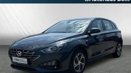 Gebraucht Hyundai i30 Select 120 PS (88 kW) 2023 Blau Limousine