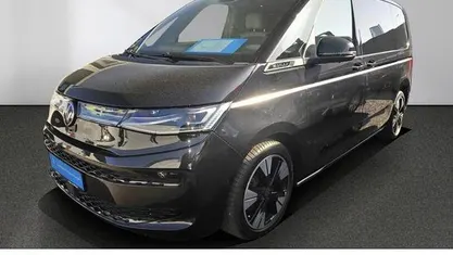 Gebraucht VW Multivan Style 150 PS (110 kW) 2023 Schwarz Van