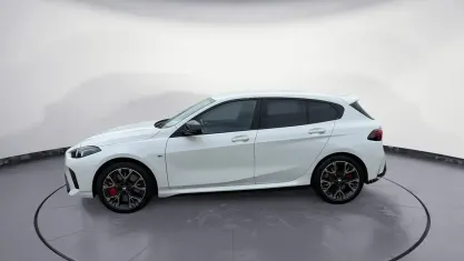 Gebraucht BMW M135 M Sport 300 PS (220 kW) 2025 Weiß Kleinwagen