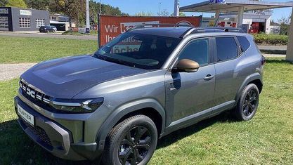 Neu Dacia Duster Extreme 114 PS (83 kW) 2026 Grau schwarz SUV