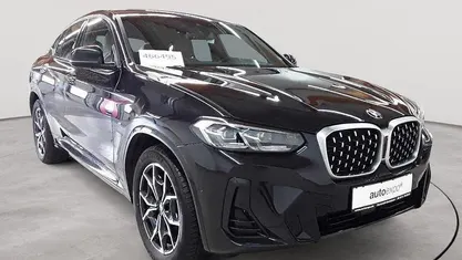 Gebraucht BMW X4 Performance 190 PS (139 kW) 2023 Saphirschwarz metallic SUV