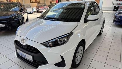 Gebraucht Toyota Yaris Hybrid Team 116 PS (85 kW) 2024 Schneeweiß Kleinwagen