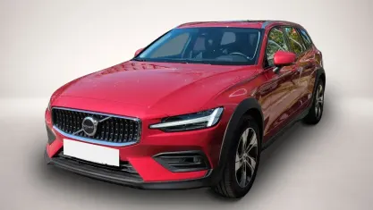 Gebraucht Volvo V60 CC Plus 197 PS (144 kW) 2024 Rot Kombi