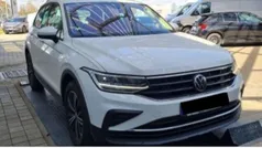 Pure white Gebraucht 2021 VW Tiguan Active SUV | 25.890 € (Fairer Preis)
