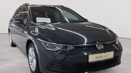 Gebraucht VW Golf VIII Life 115 PS (84 kW) 2023 Uranograu Kombi