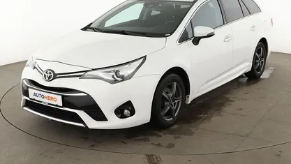 Weiß Gebraucht 2017 Toyota Avensis Edition-S Kombi | 15.470 € (Fairer Preis)