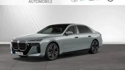 Gebraucht BMW 740 M Sport 299 PS (219 kW) 2025 Brooklyn grau metallic Limousine