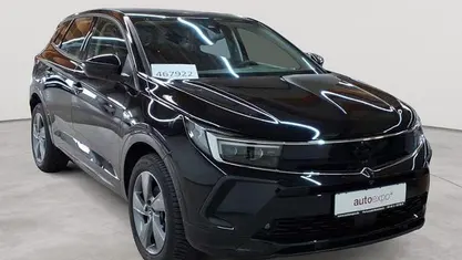 Begagnad Opel Grandland X 131 HK (96 kW) 2024 Svart SUV
