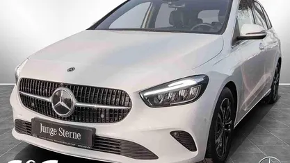 Gebraucht Mercedes B200 Progressive 163 PS (119 kW) 2025 Unilack polarweiß Van / Kleinbus