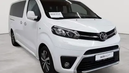 Gebraucht Toyota Proace Verso Comfort 144 PS (105 kW) 2022 Schaumweiß Kombi