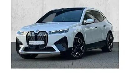 Usado BMW iX M Sport 239 kW (326 HP) 2023 Branco SUV