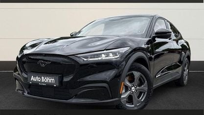 Gebraucht Ford Mustang Mach-E Basis 197 kW (269 PS) 2021 Schwarz(metallic) SUV