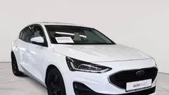Frozen white Gebraucht 2022 Ford Focus Cool & Connect Limousine | 13.790 € (Superpreis)