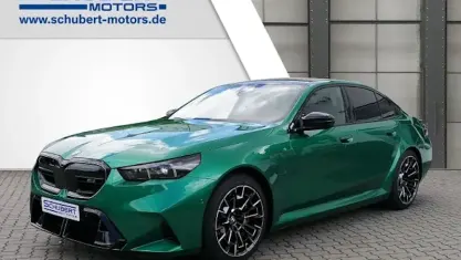 Neu BMW M5 Comfort Edition 727 PS (534 kW) 2025 Grün Limousine