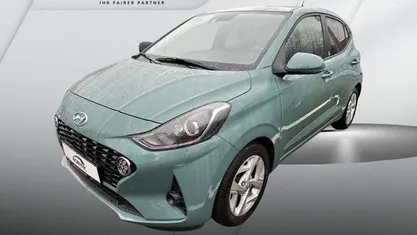 Gebraucht Hyundai i10 Edition 30 67 PS (49 kW) 2022 Grün Kleinwagen