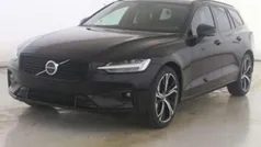 Onyx black (schwarz) Gebraucht 2024 Volvo V60 Plus Kombi | 37.460 € (Fairer Preis)