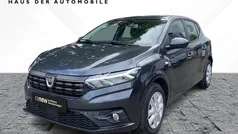 Grau Gebraucht 2021 Dacia Sandero Comfort Kleinwagen | 9.990 € (Etwas zu teuer)