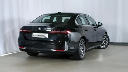 Gebraucht BMW 520 Sport Line 197 PS (144 kW) 2024 Schwarz Limousine