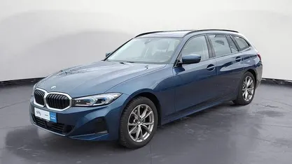 Gebraucht BMW 320 Sport Line 190 PS (139 kW) 2023 Blau Kombi