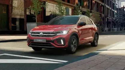 Käytetty VW T-Roc R-line 150 HP (110 kW) 2025 Punainen Katumaasturi