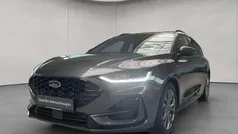 Grau Gebraucht 2024 Ford Focus ST-Line X Kombi | 23.590 € (Superpreis)