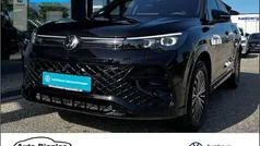 Deep black perleffekt Gebraucht 2024 VW Tiguan R-line SUV | 49.990 € (Guter Preis)