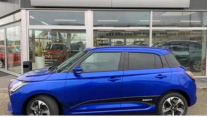 Blau Gebraucht 2025 Suzuki Swift Comfort+ Kleinwagen | 21.490 € (Teuer)