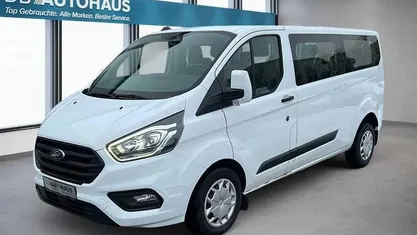 Weiß Gebraucht 2022 Ford Transit Custom Trend Kombi | 23.270 € (Fairer Preis)