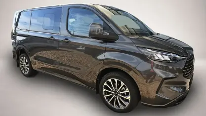 Neu Ford Tourneo Titanium X 170 PS (125 kW) 2026 Grau Van / Kleinbus