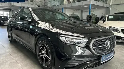 Gebraucht Mercedes E200 AMG 204 PS (150 kW) 2023 Schwarz Kombi