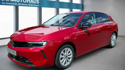 Gebraucht Opel Astra Business Elegance 131 PS (96 kW) 2023 Rot Kleinwagen