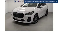 Weiß Gebraucht 2023 BMW 225 Active Tourer M Sport Van / Kleinbus | 34.690 € (Fairer Preis)
