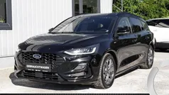 Schwarz Gebraucht 2024 Ford Focus ST-Line Kombi | 22.840 € (Guter Preis)