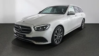 Gebraucht Mercedes E450 Avantgarde 367 PS (269 kW) 2023 Weiß Limousine