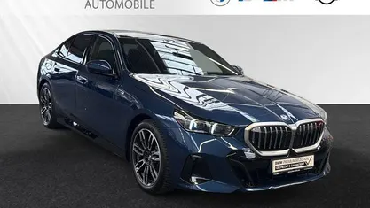 Gebraucht BMW 520 M Sport 208 PS (152 kW) 2024 Phytonicblau metallic Limousine