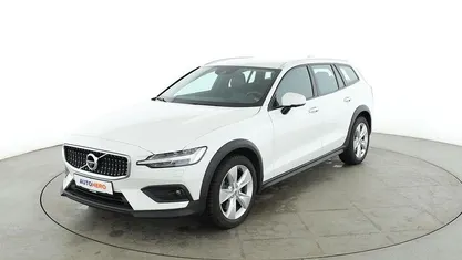 Gebraucht 2019 Volvo V60 CC Kombi | 25.630 € (Fairer Preis)