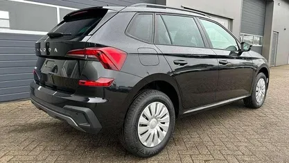Blackmagic perleffekt Neu 2025 Skoda Kamiq Selection SUV | 25.590 € (Guter Preis)