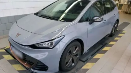 Gebraucht Cupra Born 150 kW (204 PS) 2023 Vaporgrau Kleinwagen