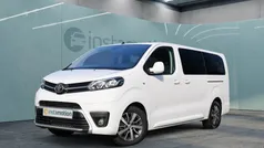 Weiß Gebraucht 2022 Toyota Proace Verso Team Kombi | 42.138 € (Fairer Preis)