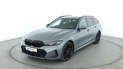 Grau Gebraucht 2023 BMW 330 M Sport Kombi | 38.010 € (Guter Preis)