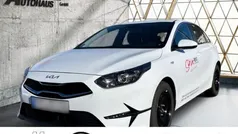 Weiß Gebraucht 2024 Kia Ceed Comfort Limousine | 26.490 € (Guter Preis)