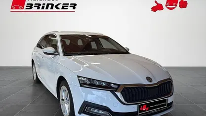 Gebraucht Skoda Octavia Style 150 PS (110 kW) 2022 Moonweiß perleffekt Kombi
