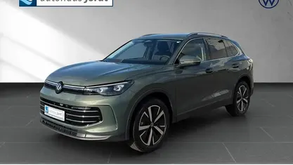 Neu VW Tiguan Elegance 150 PS (110 kW) 2026 Cipressinogrün SUV