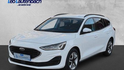 Używany Ford Focus Cool & Connect 101 KM (74 kW) 2022 Biały Sedan/Limuzyna